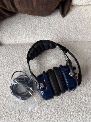 Cascos de piloto azules
