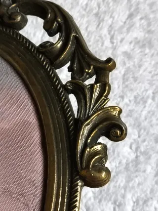 ANTIGUO CUADRO OVALADO METAL Y TELA MADE IN ITALY