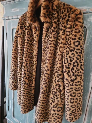 Abrigo estampado animal print