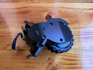 7490 Immortal Rueda Izquerda L Conga Cecotec