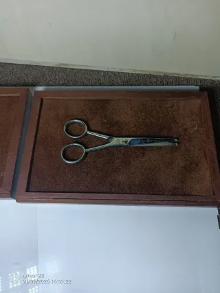 Vassoio espositivo vintage con forbicine