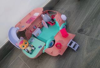 Caravana Koali con muñeca y accesorios