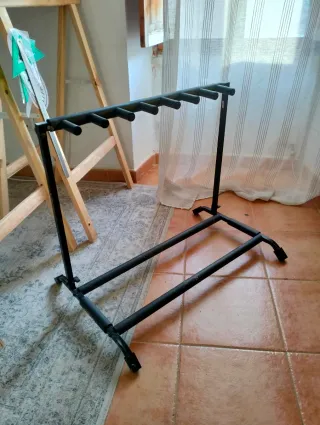 Supporto per chitarre