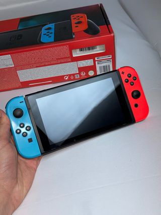 Nintendo Switch V2 Blu/Rosso + Super Mario Maker 2