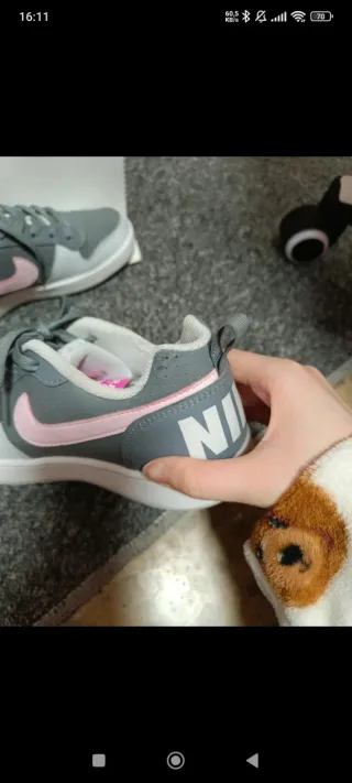 Nike Court Borough Low Gris y Rosa