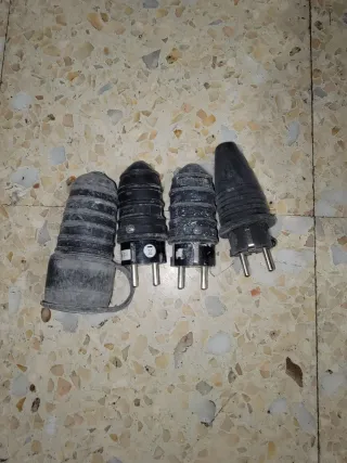 Clavijas de enchufe (4 unidades)