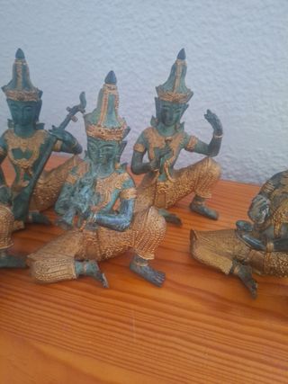 Lote 5 figuras bronce budistas