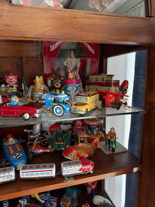 Colección Juguetes Hojalata con Vitrina