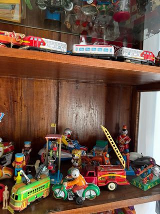 Colección Juguetes Hojalata con Vitrina