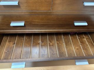 Cómoda de madera con 7 cajones