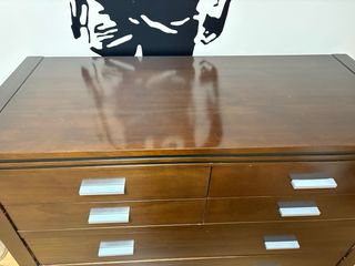 Cómoda de madera con 7 cajones