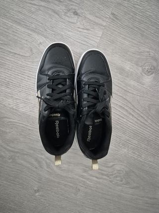 Zapatillas Reebok Negras y Doradas