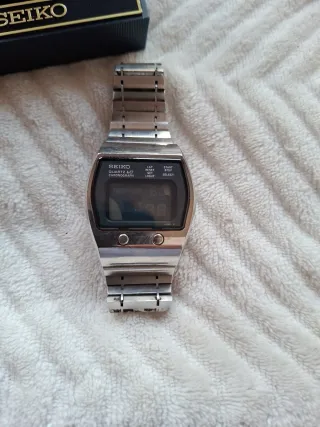 Reloj Seiko Quartz LC Digital Plata