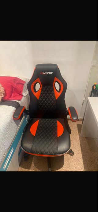 Cama con cajones, colchón y escritorio