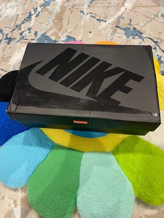 Nike Shox x Supreme Blanco Rojo