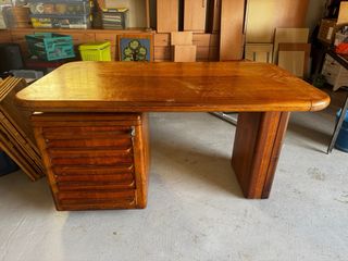 Escritorio de nogal macizo