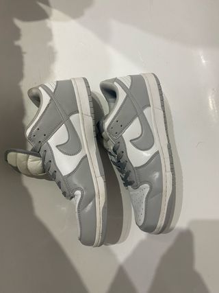 Nike Dunk Low Gris y Blanco