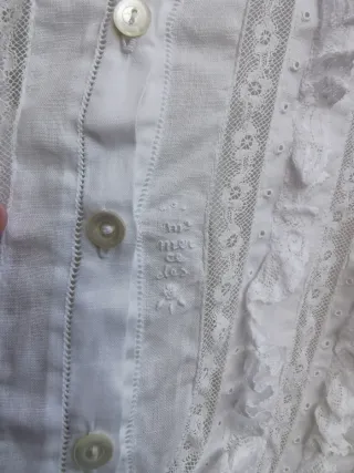 Camisón antiguo blanco con encajes valenciene