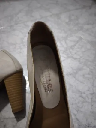 Zapatos Peep-Toe Pitillos Beige/Blanco