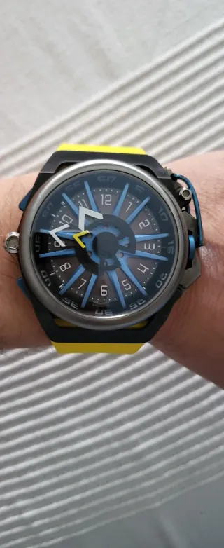 Reloj Mazucato Gris y Amarillo