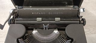 Máquina de escribir Hispano Olivetti Studio 46