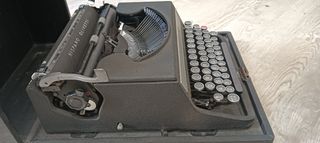 Máquina de escribir Hispano Olivetti Studio 46
