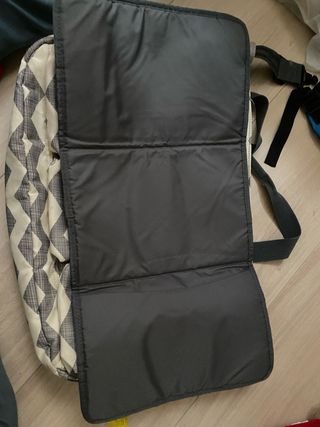 Mochila Skip Hop Zigzag Gris y Beige