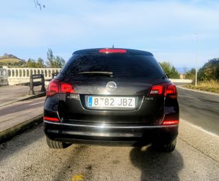 Opel Astra Sport Tourer.