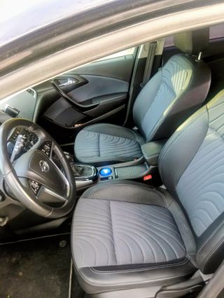 Opel Astra Sport Tourer.