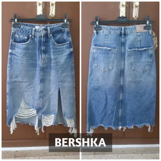 Falda vaquera midi. Nueva sin estrenar. De Bershka