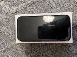 iPhone 16 Negro con Caja y Cable USB  Batería 96%