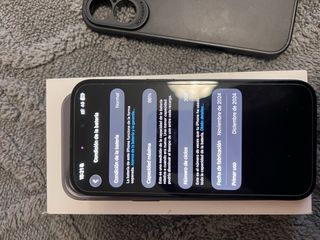 iPhone 16 Negro con Caja y Cable USB  Batería 96%