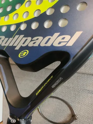 Pala Bullpadel + Grip + Paletero Individual
