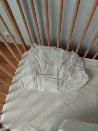 Cuna IKEA Madera Sin Usar + Edredón