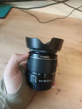 Canon EF-S 18-55mm f/3.5-5.6 III objetivo