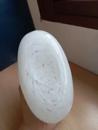 Centro de mesa de cristal morado y blanco