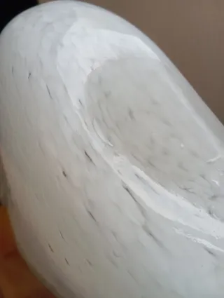 Centro de mesa de cristal morado y blanco