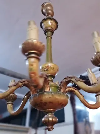 Lampadario in legno oro e verde