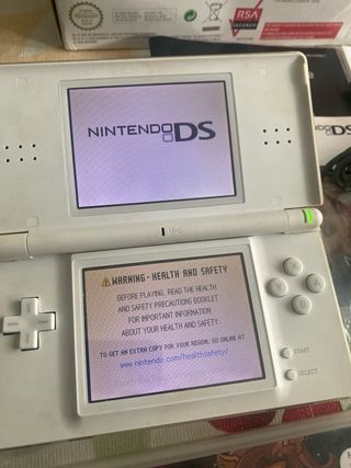 Nintendo ds blanca con juegos