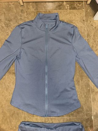 Conjunto chándal azul ajustado