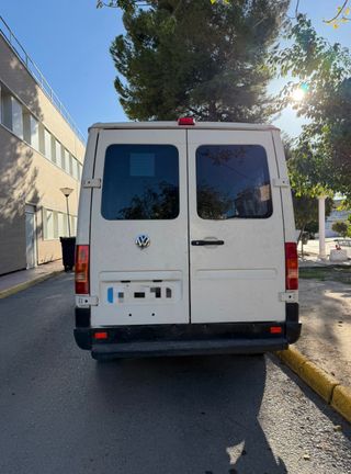 Volkswagen LT 35 Kombi · 9 Plazas ·