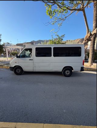 Volkswagen LT 35 Kombi · 9 Plazas ·