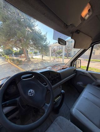 Volkswagen LT 35 Kombi · 9 Plazas ·