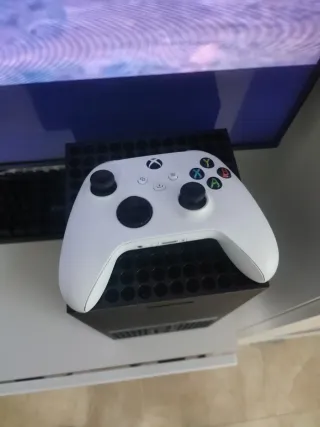 Xbox Series X con mando
