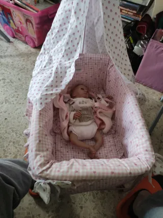 Muñeca bebé realista