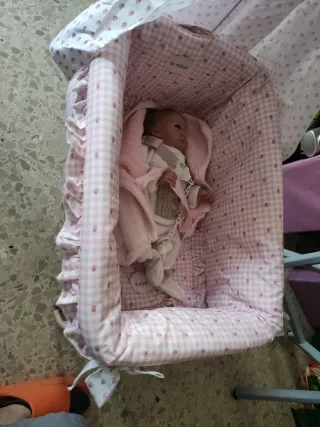 Muñeca bebé realista
