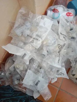 Lote fontanería: codos, tubos y accesorios