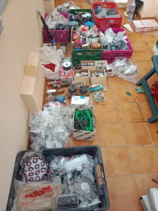 Lote fontanería: codos, tubos y accesorios