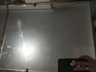 Mesa centro cristal y metal dorado