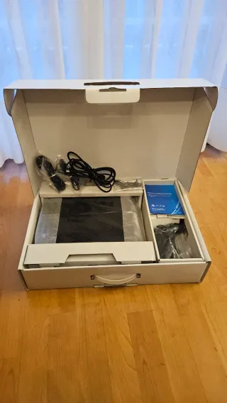 PS4 (PlayStation 4) Negra con 2 Mandos